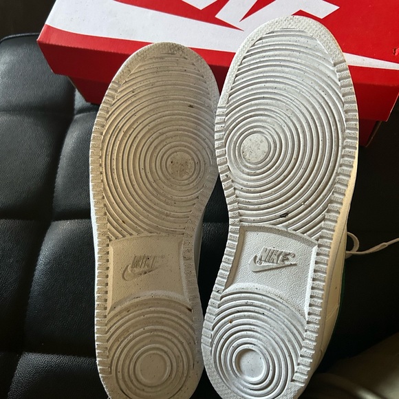 Nikes - Picture 3 of 6